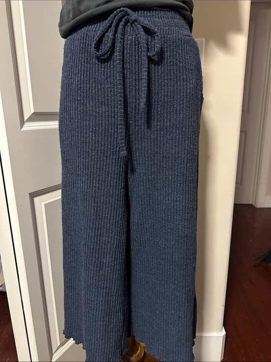 She + Sky Pants - She + Sky Knit Ribbed Wide-Leg Women’s Capri Pants in Navy Size Medium